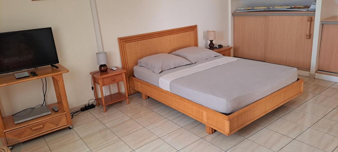 Logement Spacieux Deux Pieces A Baie Mahault Exterior photo